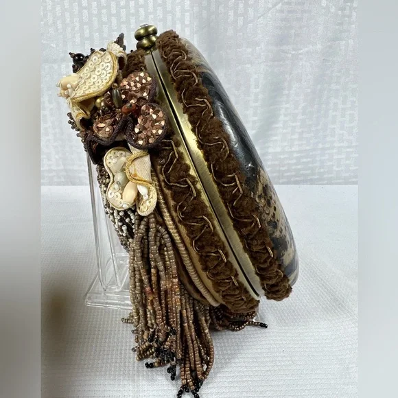 Mary Frances Beaded Lion Face Novelty Clutch Crossbody Purse - Picture 4 of 8